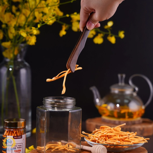 Mật Ong Ngâm Đông Trùng Hạ Thảo